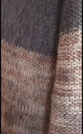 Jersey Hoss Intropia beige y gris