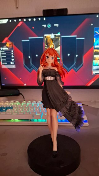 Figura Itsuki Nakano Vestido negro de Banpresto