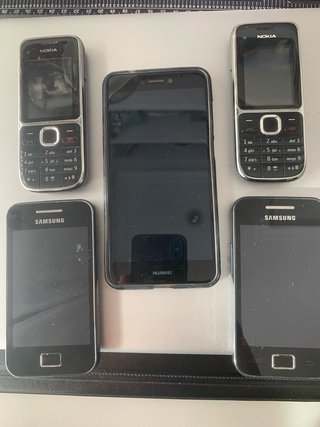 5 Móviles Nokia Negros. Vintage