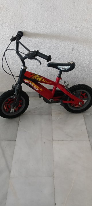 Bicicleta Hot Wheels Roja