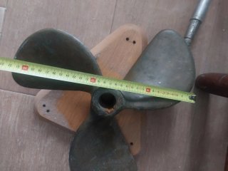 Hélice y farol