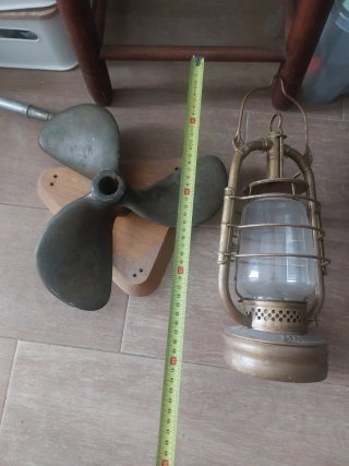 Hélice y farol