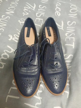 Zapatos Stradivarius azul marino talla 39