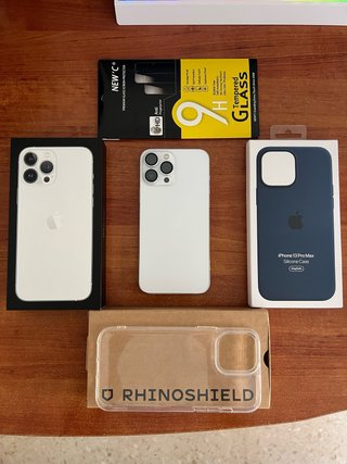iPhone 13 Pro Max + Accesorios