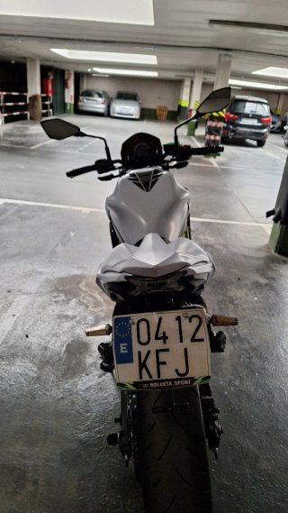 Kawasaki Z650 Blanca y Verde 2017
