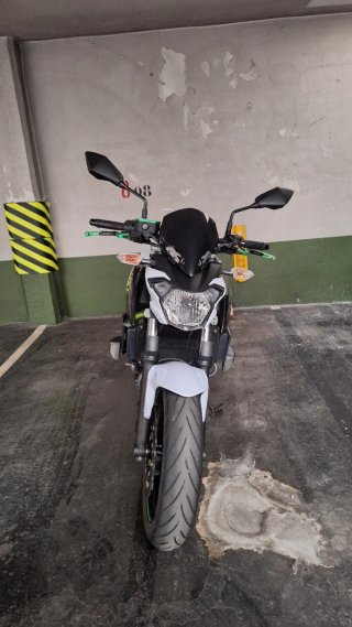 Kawasaki Z650 Blanca y Verde 2017