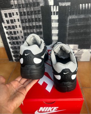 Zapatillas Nike P-6000 Blancas y Negras Talla 38