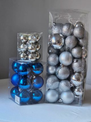 Set de Bolas de Navidad Plateadas y Azules.