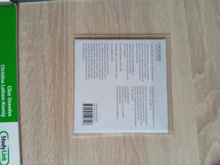 Libro Workbbook inglés intermedio y cuadernillo.