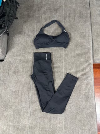 Conjunto deportivo DFYNE preto