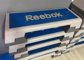 2 Step Reebok Profesional