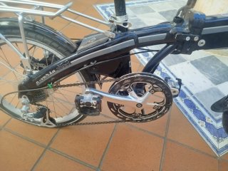 Bicicleta Eléctrica Plegable Negra Rueda 20