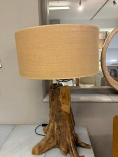 Lámpara de Mesa con Base de Madera Natural