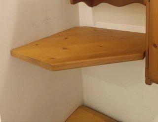 Estantería rinconera de madera maciza