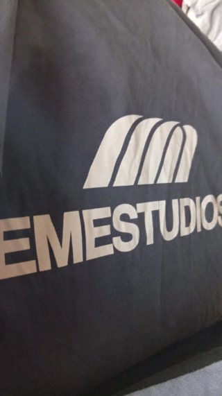 Sudadera Eme Studios manga larga