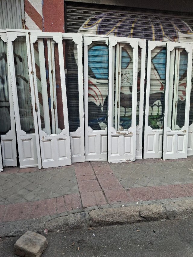 Puertas balconeras antiguas de madera