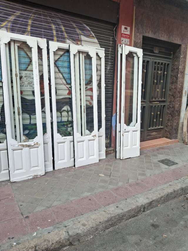 Puertas balconeras antiguas de madera