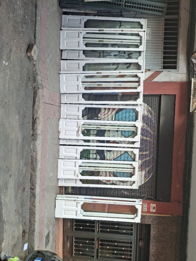 Puertas balconeras antiguas de madera