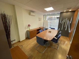 Oficina en alquiler en Les Corts en Barcelona