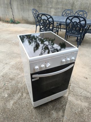 Cocina Eléctrica con Vitrocerámica y Horno