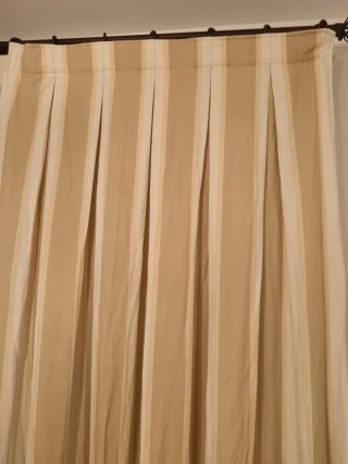 Cortinas de Rayas Beige y Blancas