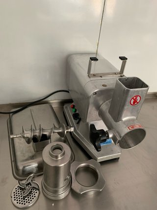 Venta de carniceria completa o por seprado.