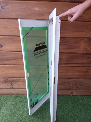 Puerta y Marco para Cuadro Eléctrico Hager