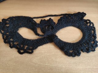 Máscara de Disfraz Artesanal a Crochet