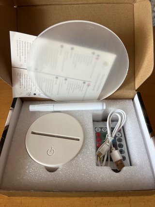 Lámpara LED Acrílica con Tablero de Mensajes