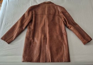 Chaquetón 3/4 de cuero clásico para hombre.