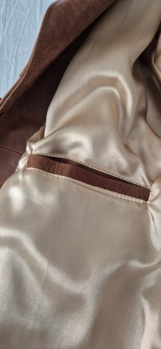 Chaquetón 3/4 de cuero clásico para hombre.