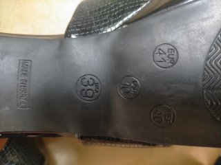 Zapatos de tacón Divalentini negros