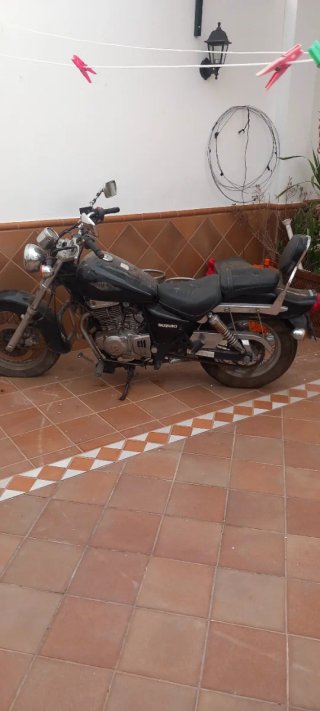 Suzuki Marauder 250cc para arreglar o piezas