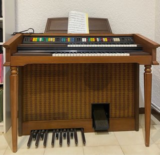 Órgano vintage Lowrey Genie 88 Con banqueta.