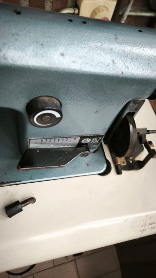 Máquina industrial de coser