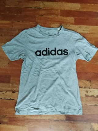 Camiseta Adidas Gris