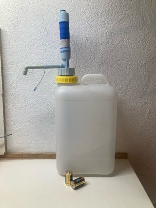 Bidón surtidor de agua con bomba de agua eléctrica