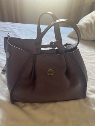 Bolso de piel morado