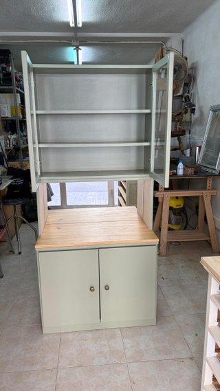 Credenza vintage con vetrine in legno e vetro