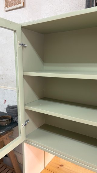 Credenza vintage con vetrine in legno e vetro