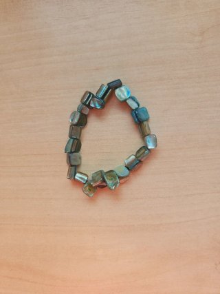 Pulsera de piedras y vidrio