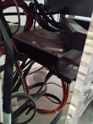 Ordenador en caja tuning transparente