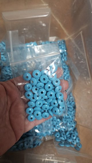 500 lentejitas de madera turquesa claro