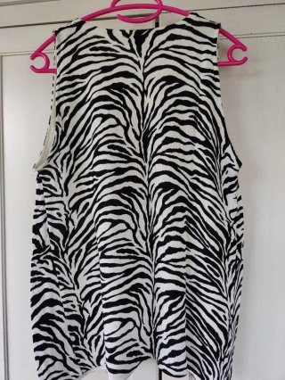 Jersey sin mangas estampado animal
