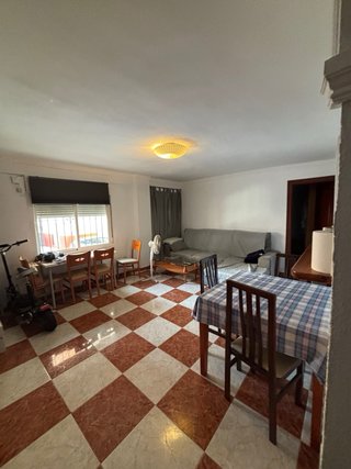 Se alquila habitacion en piso compartido