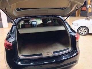 Infiniti FX50 2011