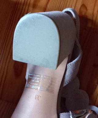 Sandalias Marco Tozzi, talla  39 Beige y Dorado