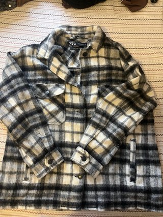 Sobrecamisa Zara cuadros blanco y negro