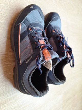 Zapatos de montaña Quechua impermeables