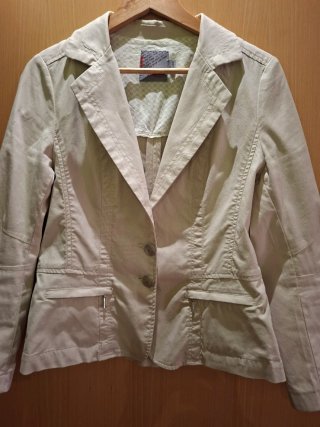 Chaqueta de mujer beige